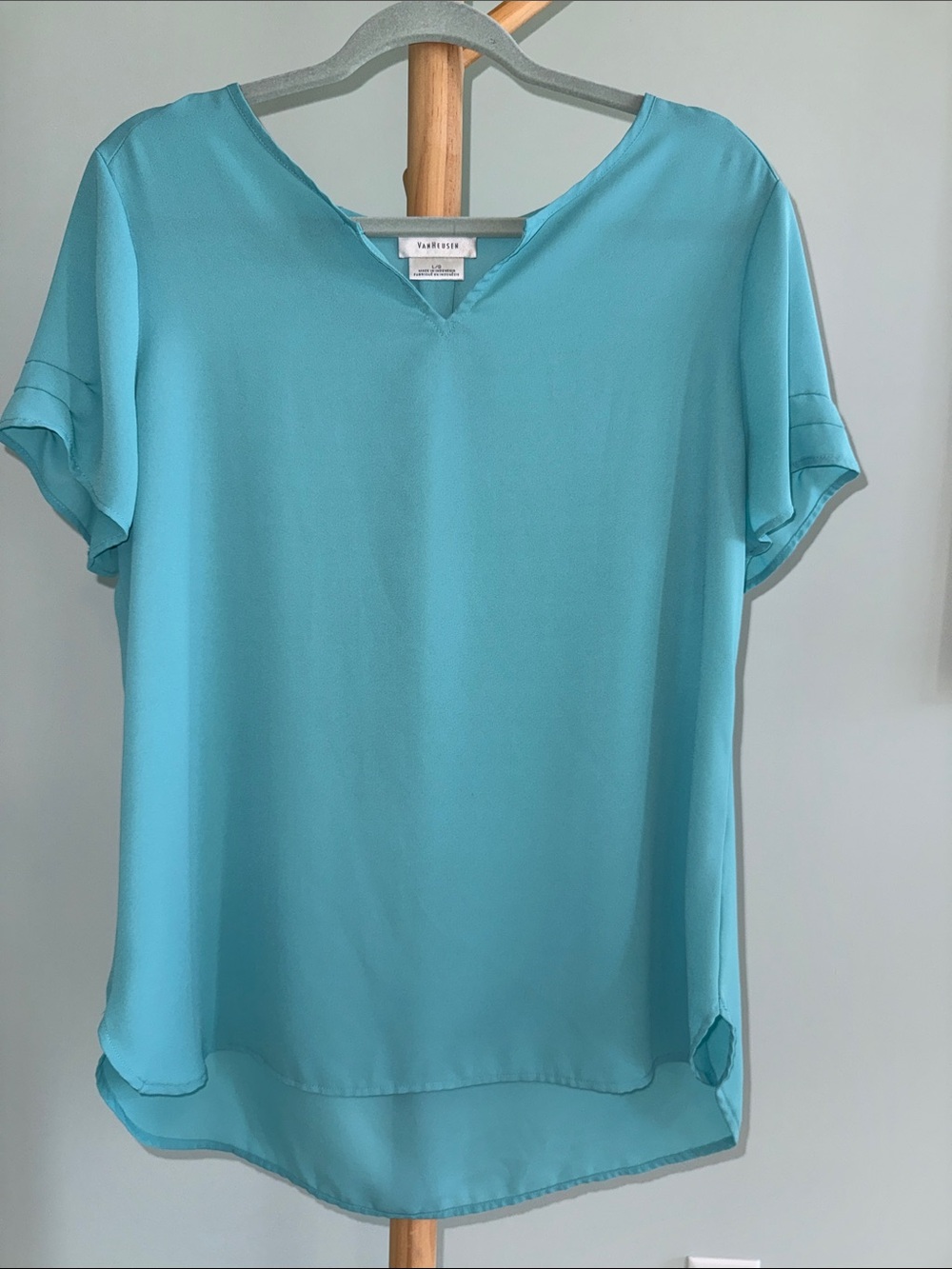 Van Heusen Turquoise V-Neck Short Sleeve Blouse NWOT Size Large